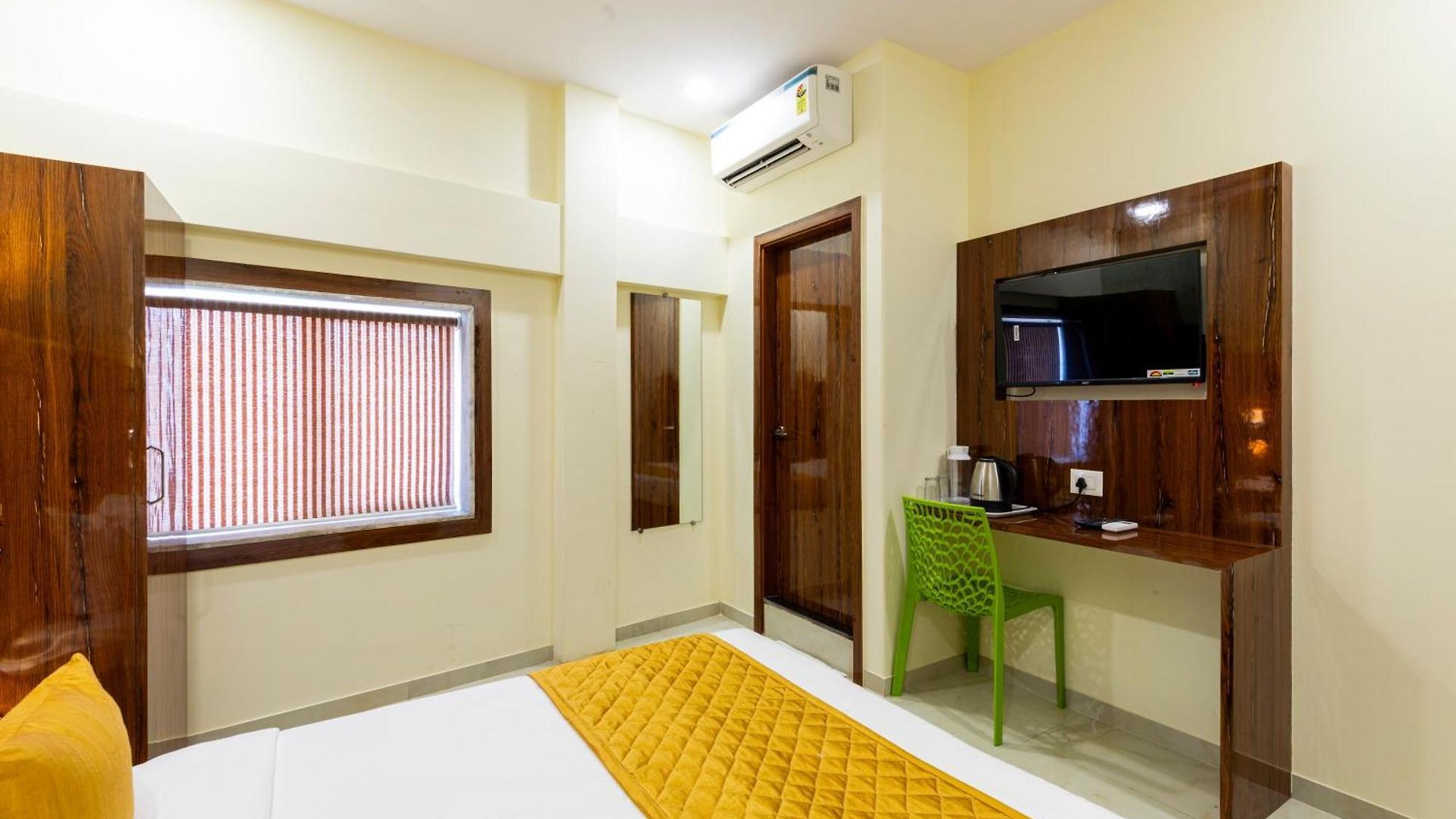 Hotel Imperial Near Haji Ali
