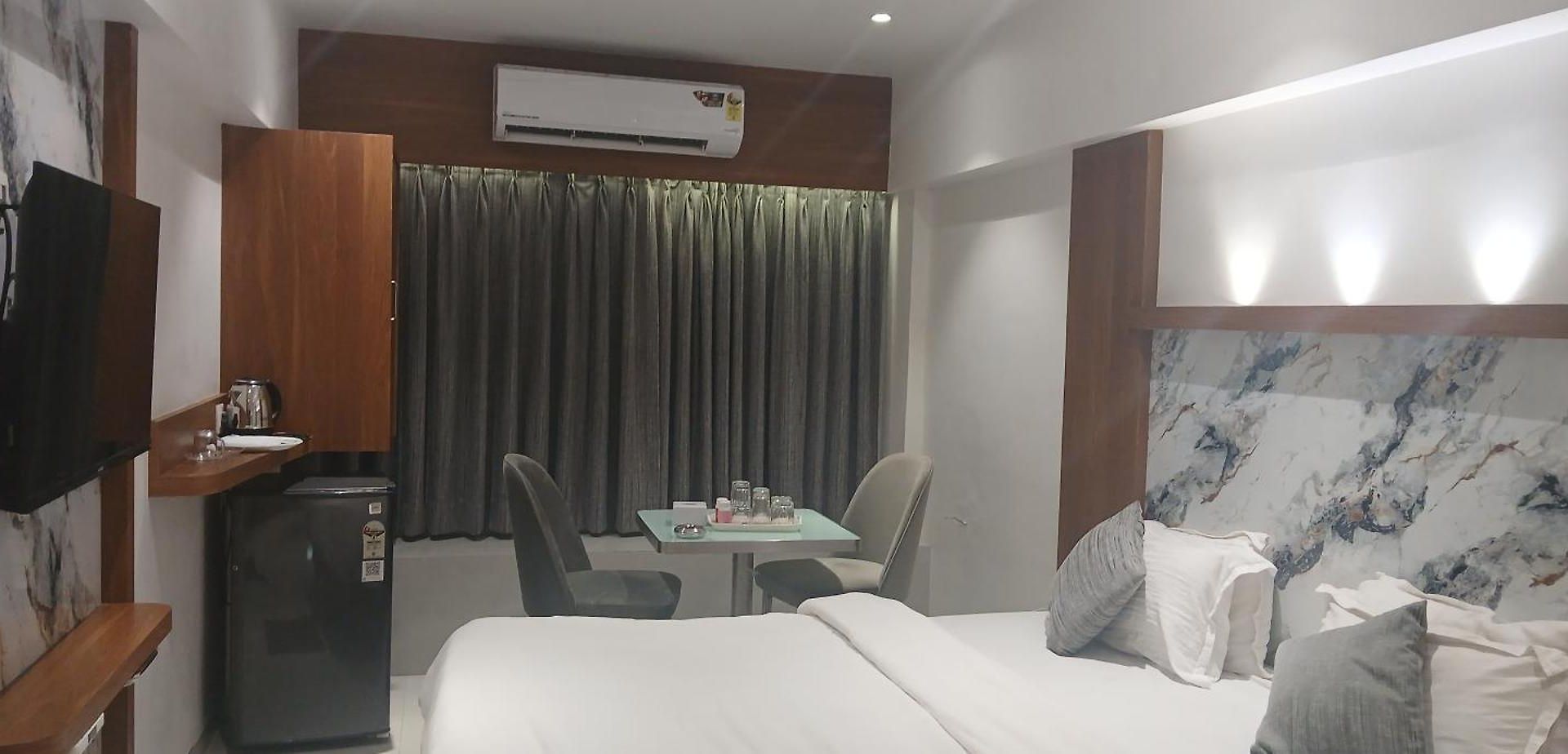 Hotel Shine Hospitality Premium Mumbai