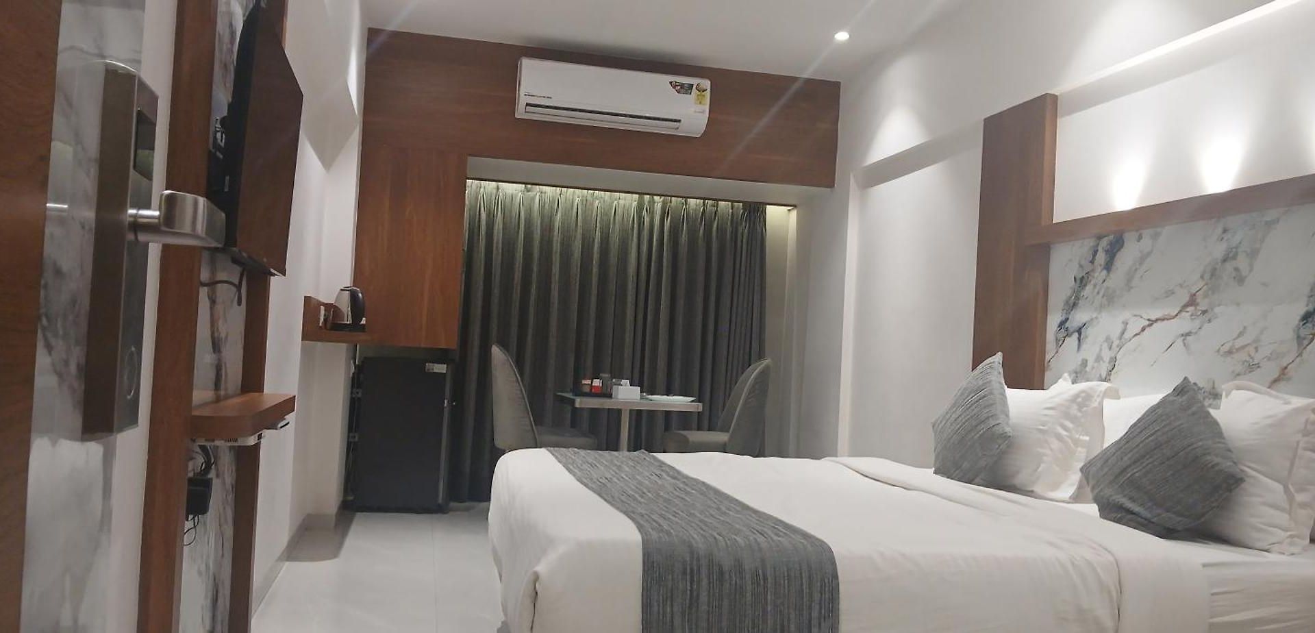 Shine Hospitality Premium 3* Mumbai
