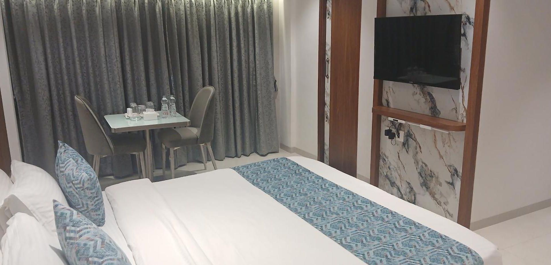 Shine Hospitality Premium Hotel 3*