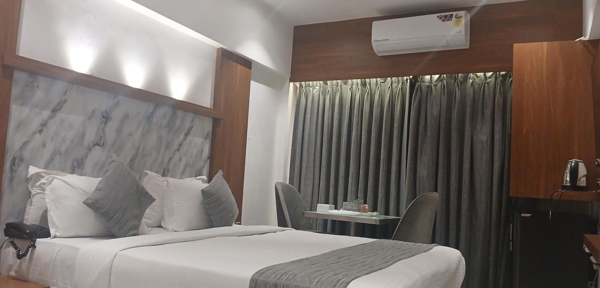Shine Hospitality Premium Hotel 3*