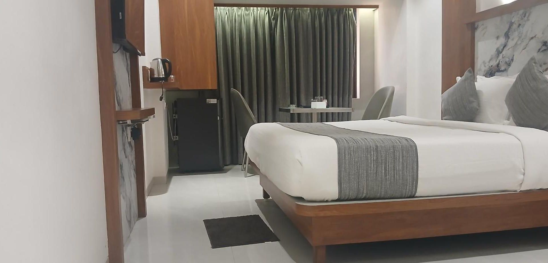 Hotel Shine Hospitality Premium