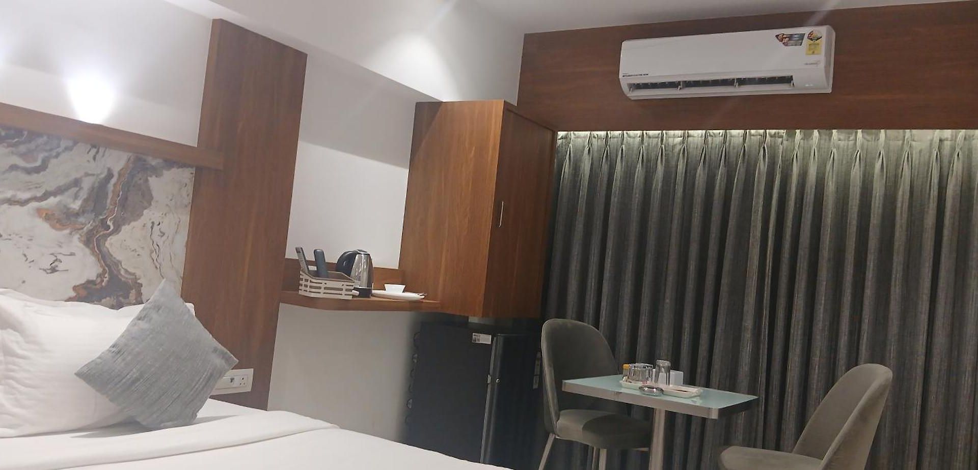 Shine Hospitality Premium 3* Mumbai
