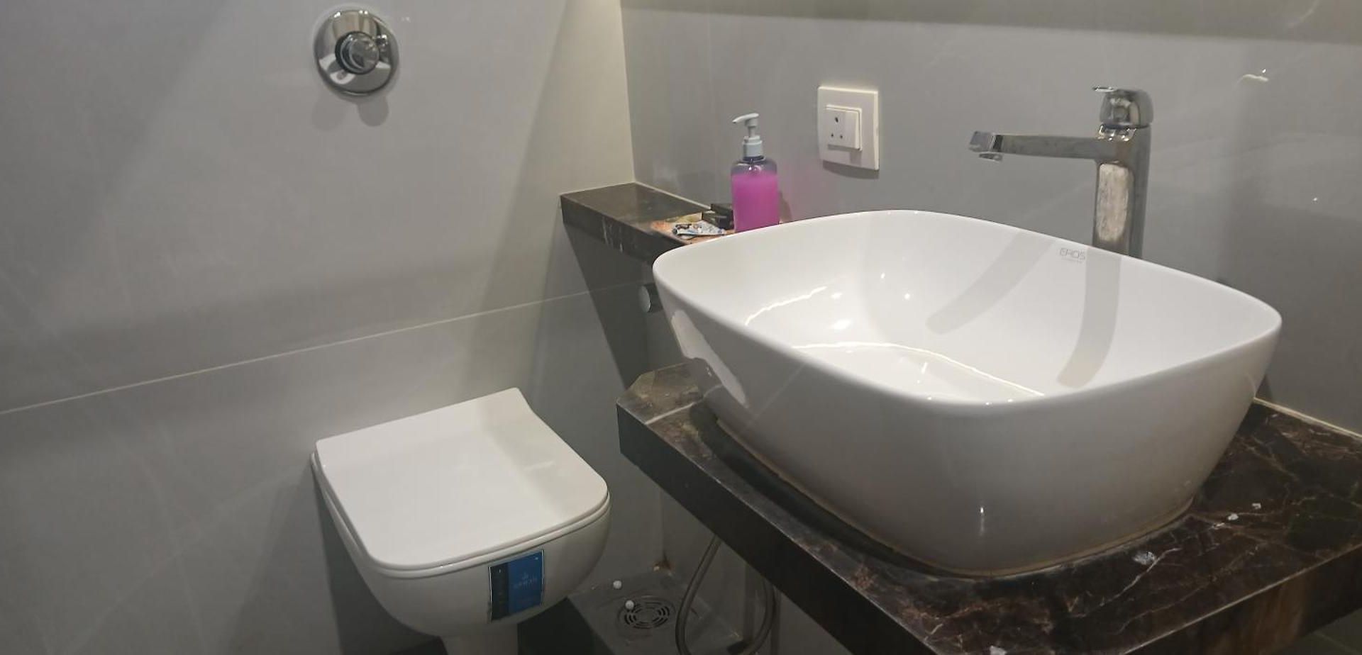 Shine Hospitality Premium Hotel