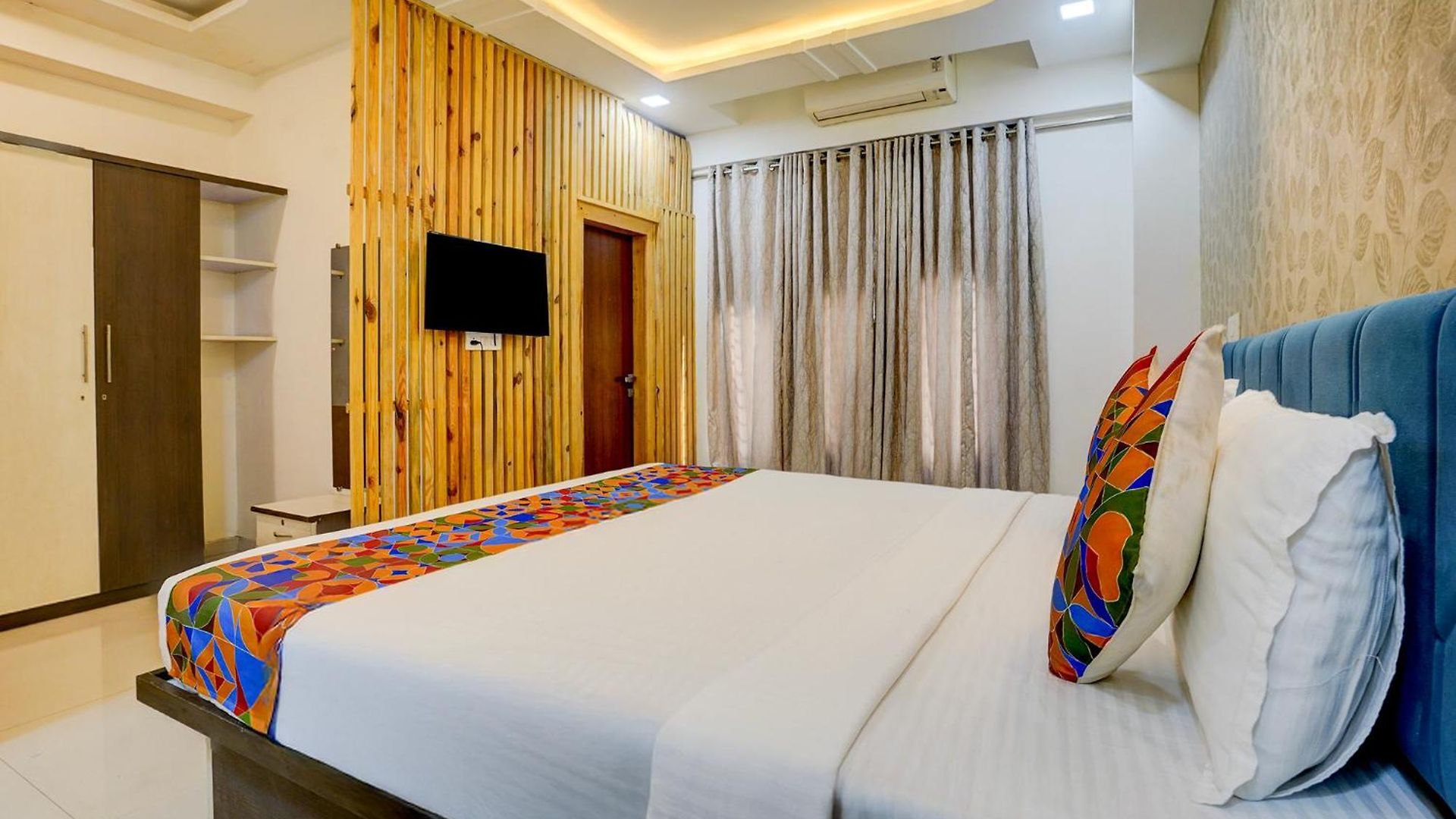 Hotel Via Blissful 3*