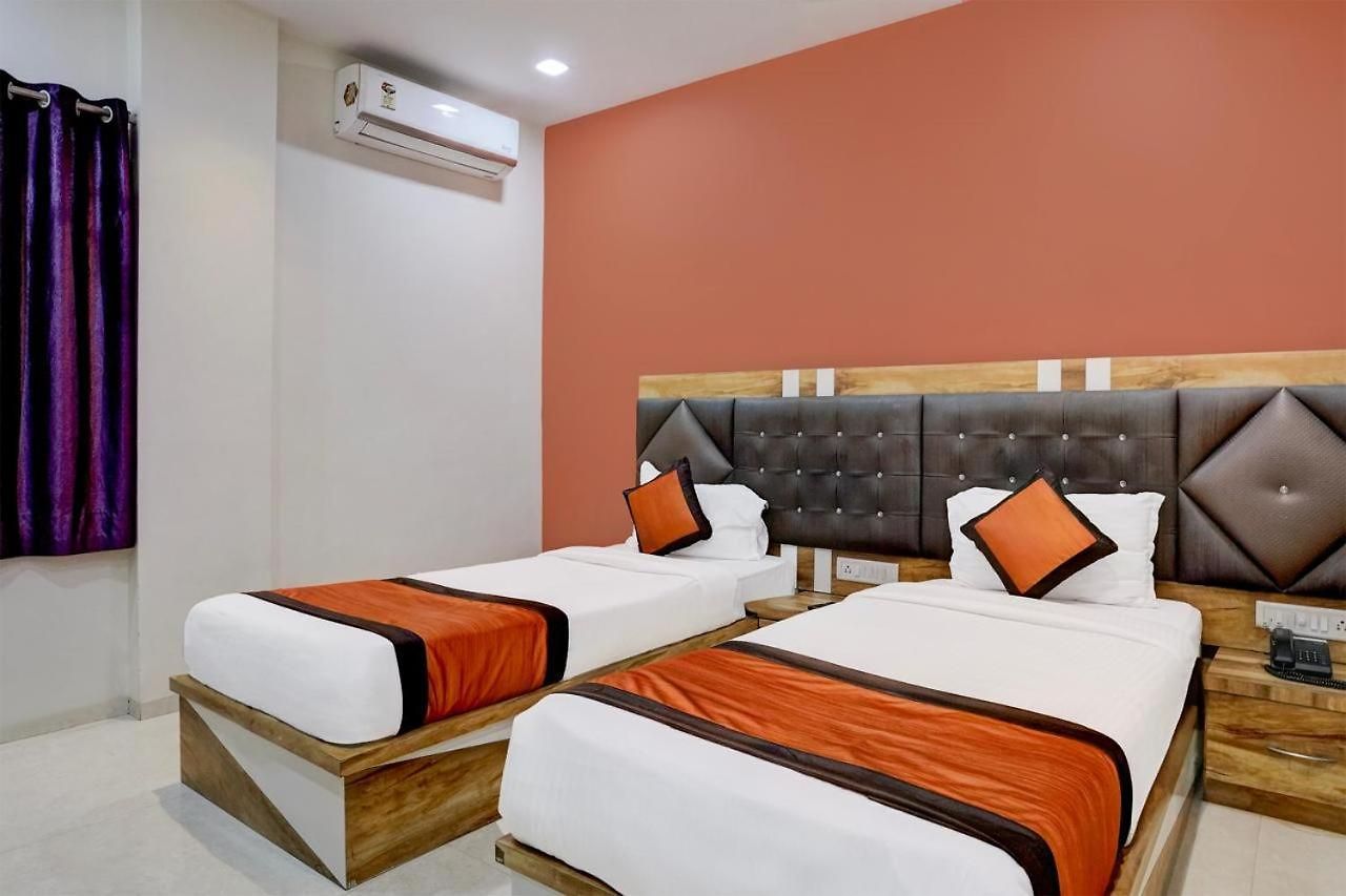 Hotel Glitz Veera -andheri Kurla Road 3*