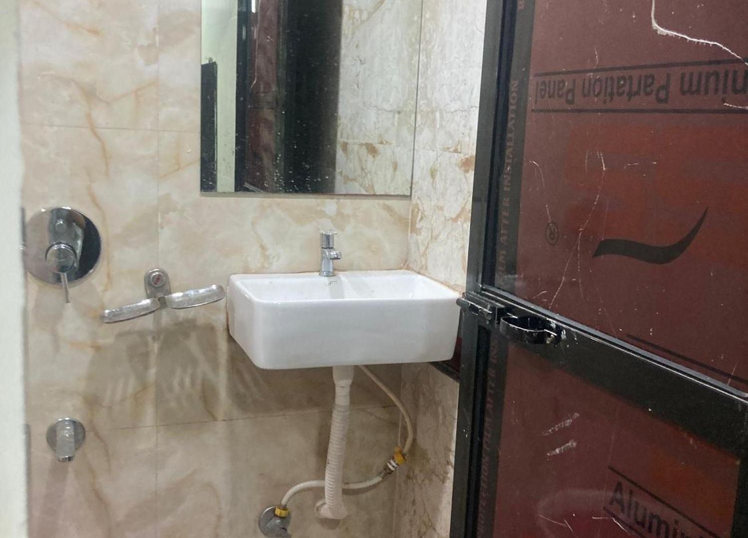 Parle Executive Near Nanavati Hospital - Hotel Mumbai
