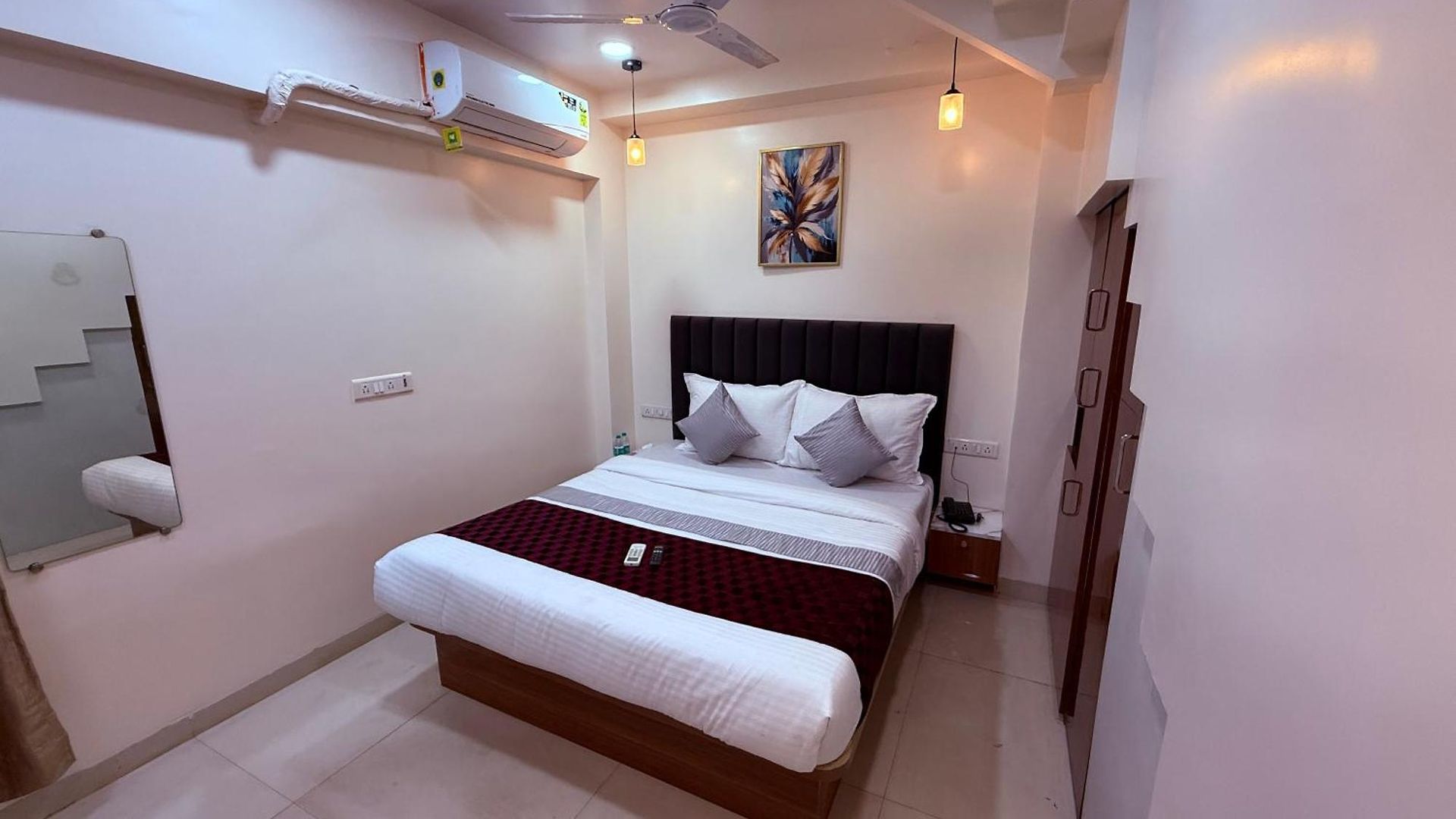Hotel Silver Leaf - Parle East - Near Airport 3*