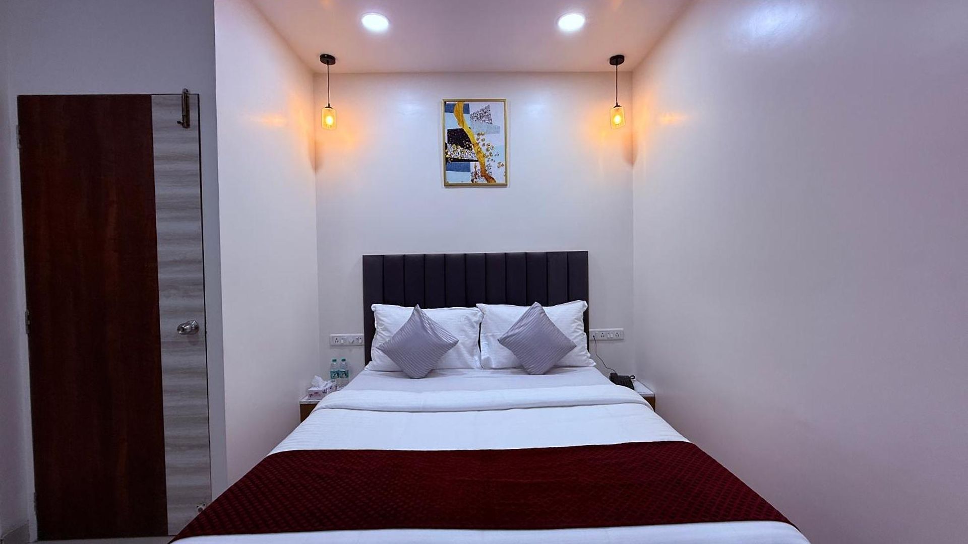 Hotel Silver Leaf - Parle East - Near Airport 3*