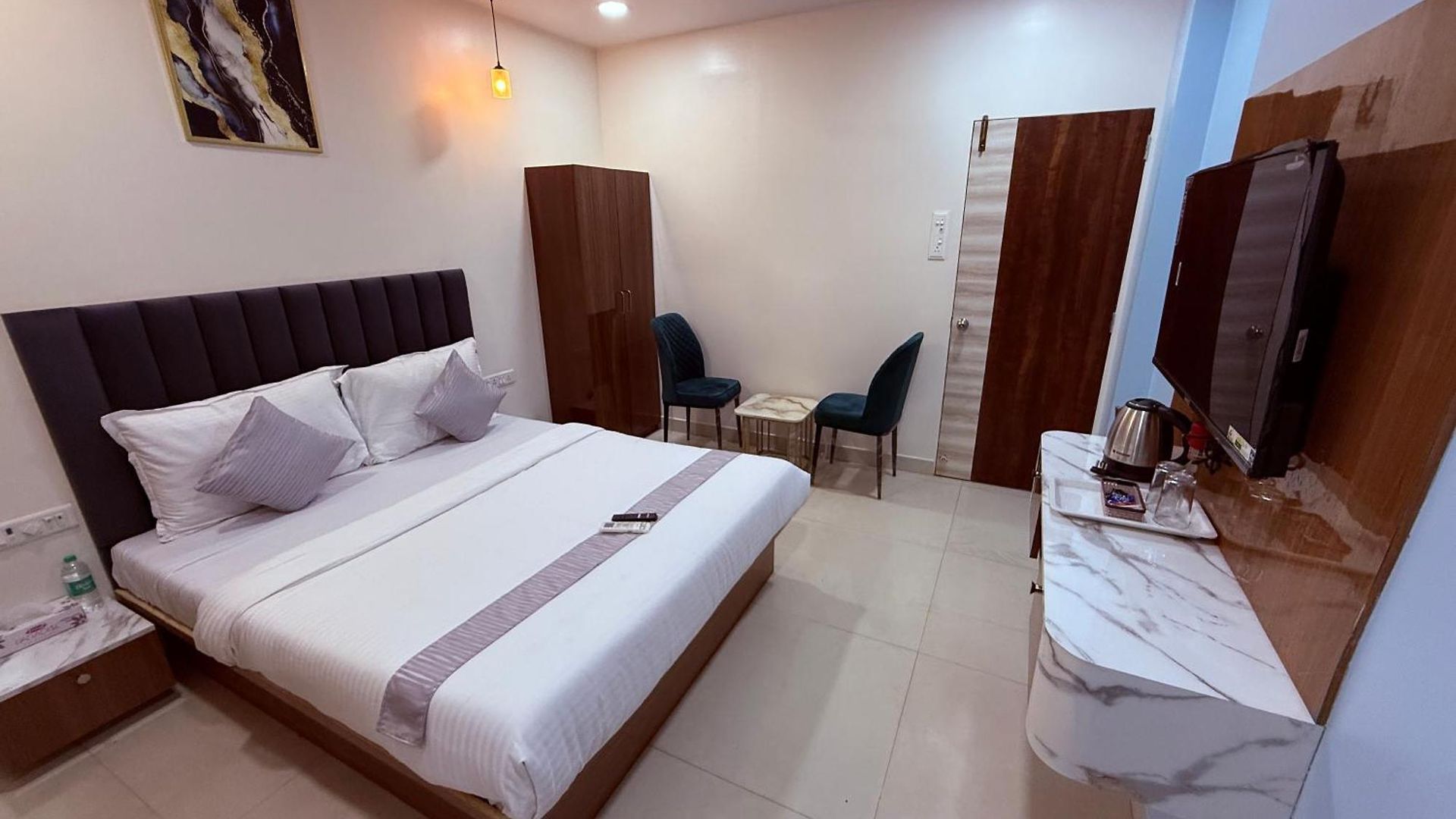 Hotel Silver Leaf - Parle East - Near Airport