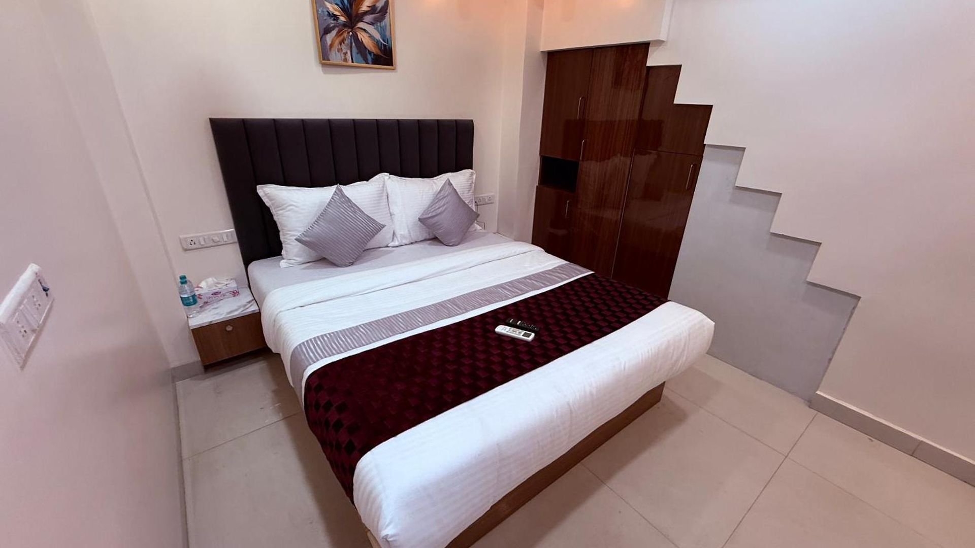 Hotel Silver Leaf - Parle East - Near Airport 3*