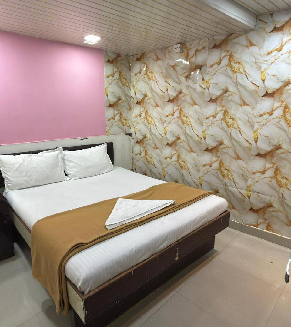 Sunroop Hotel 2*