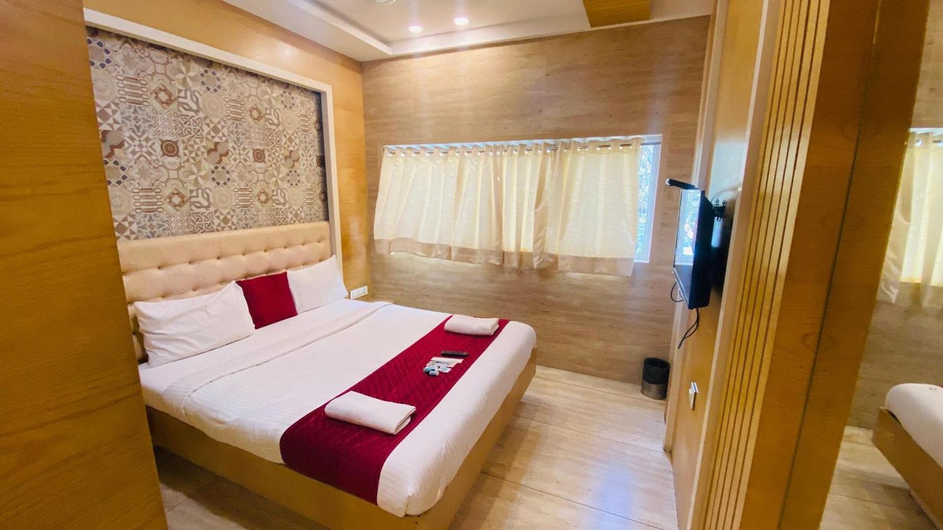 Neelkamal 3*