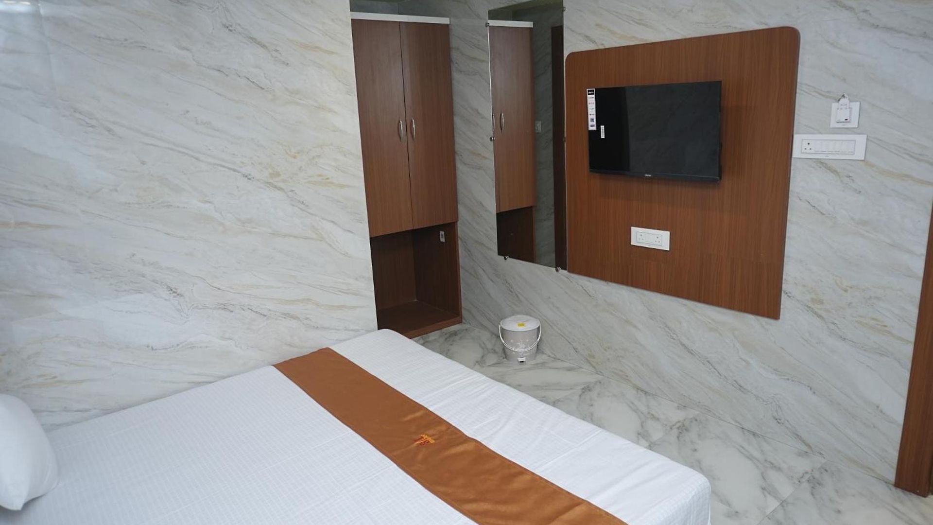 Sai Residency Hotel *