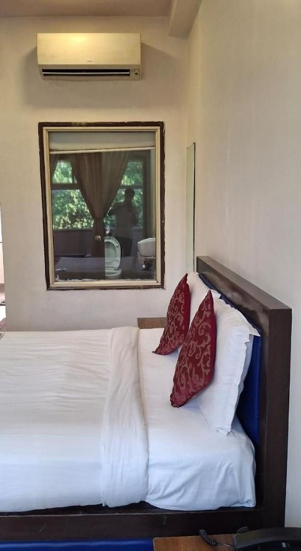 Hotel Divine Residency