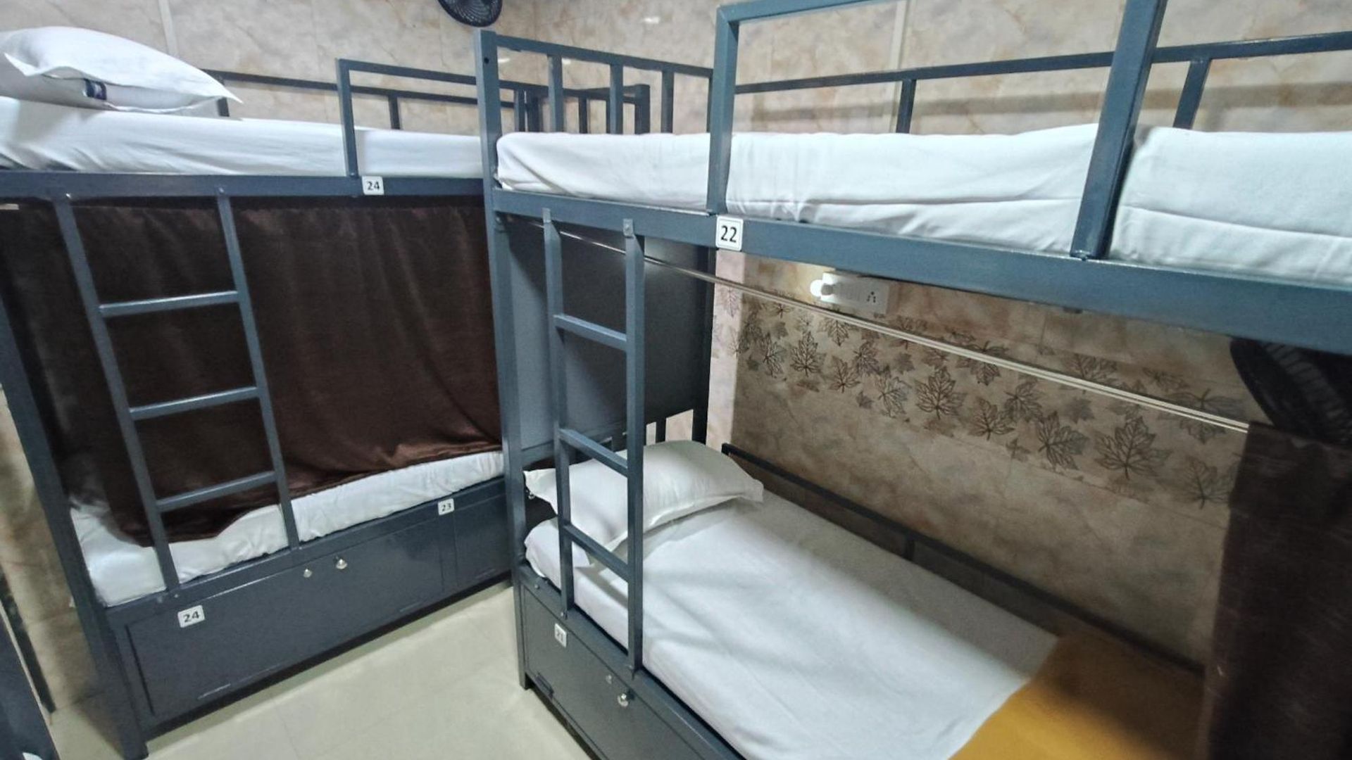Hostel Sahar Ac - Andheri - Near International Airport - Male Guest Only *