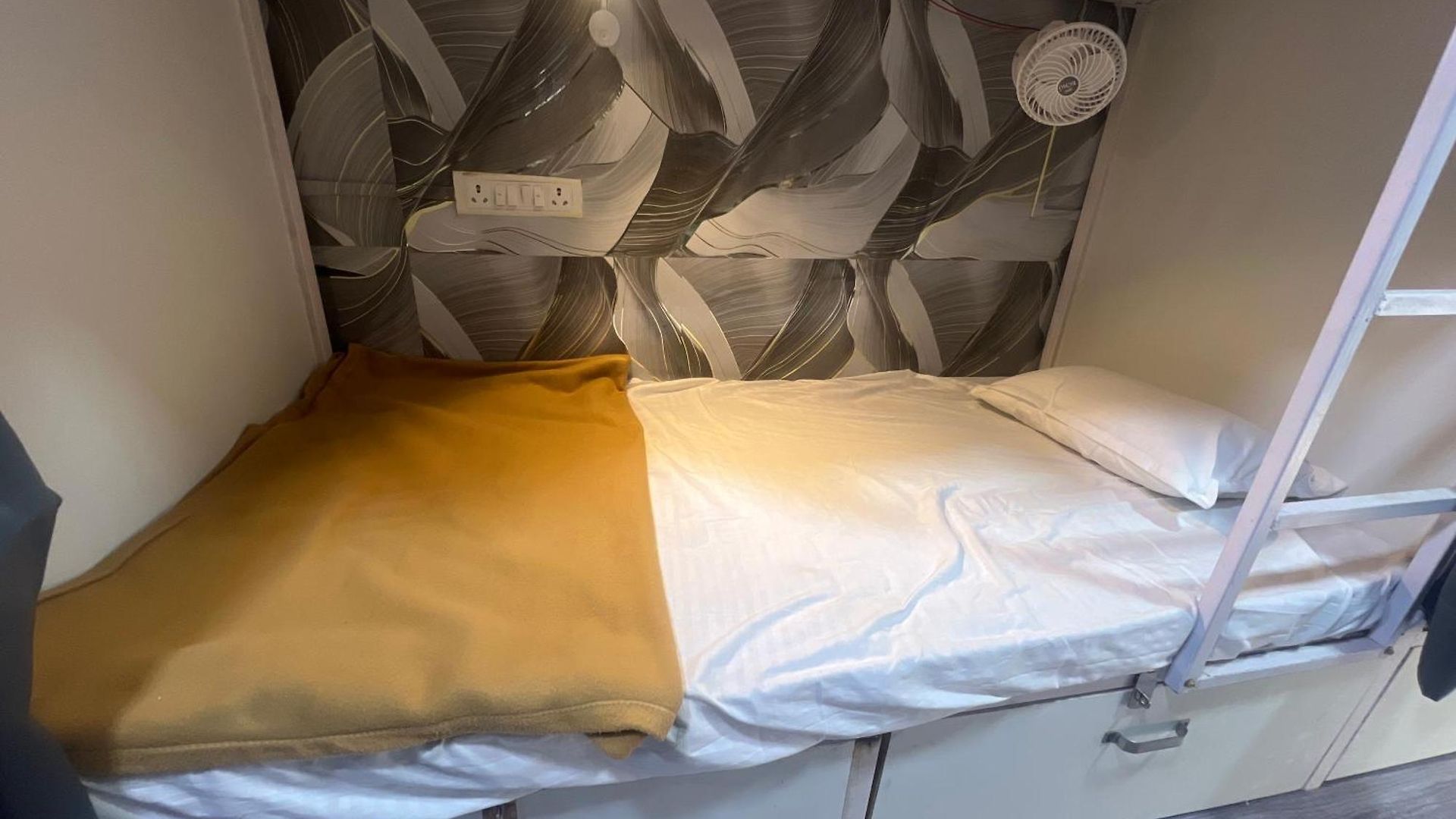Layover Dorms Hostel *