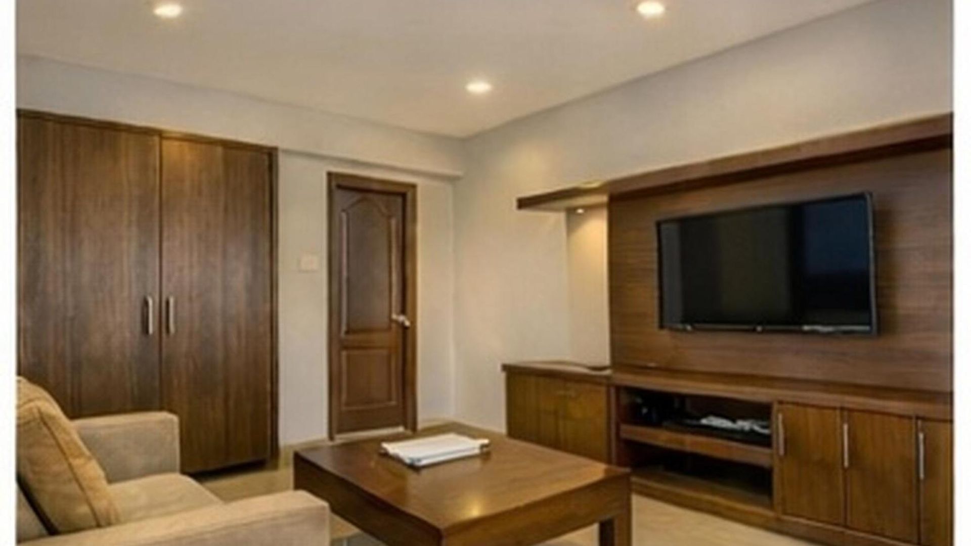 Bollywood Desire Aparthotel 4*