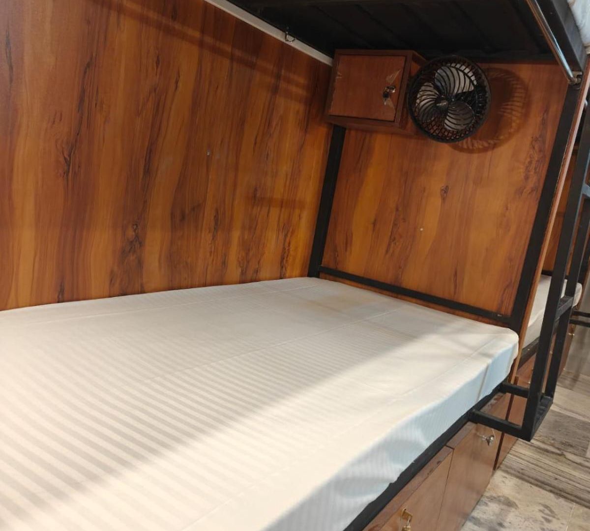 Transit Hostel *