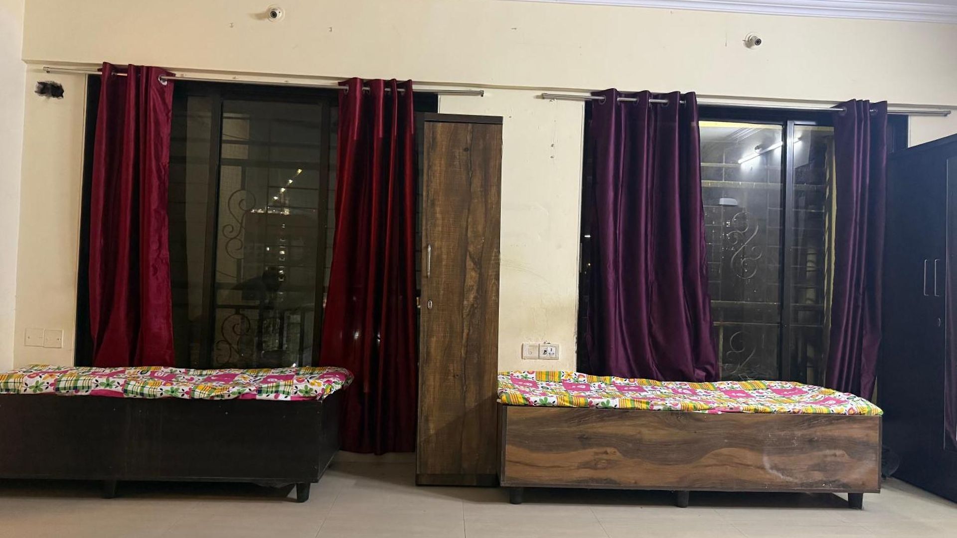 Capsule hotel Riyas *