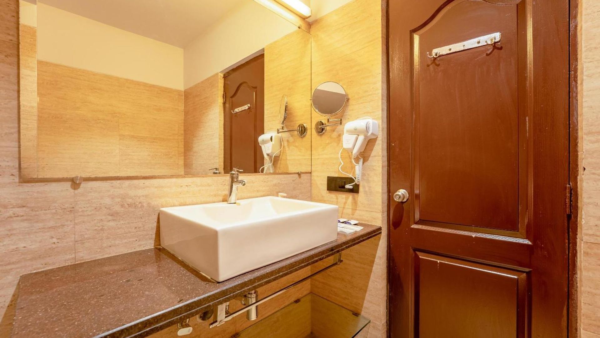 Bollywood Desire Aparthotel 4*