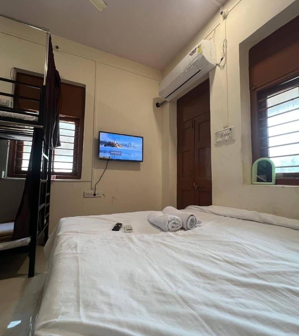 Guest house Omkar Regency Ac Goregaon West Mumbai