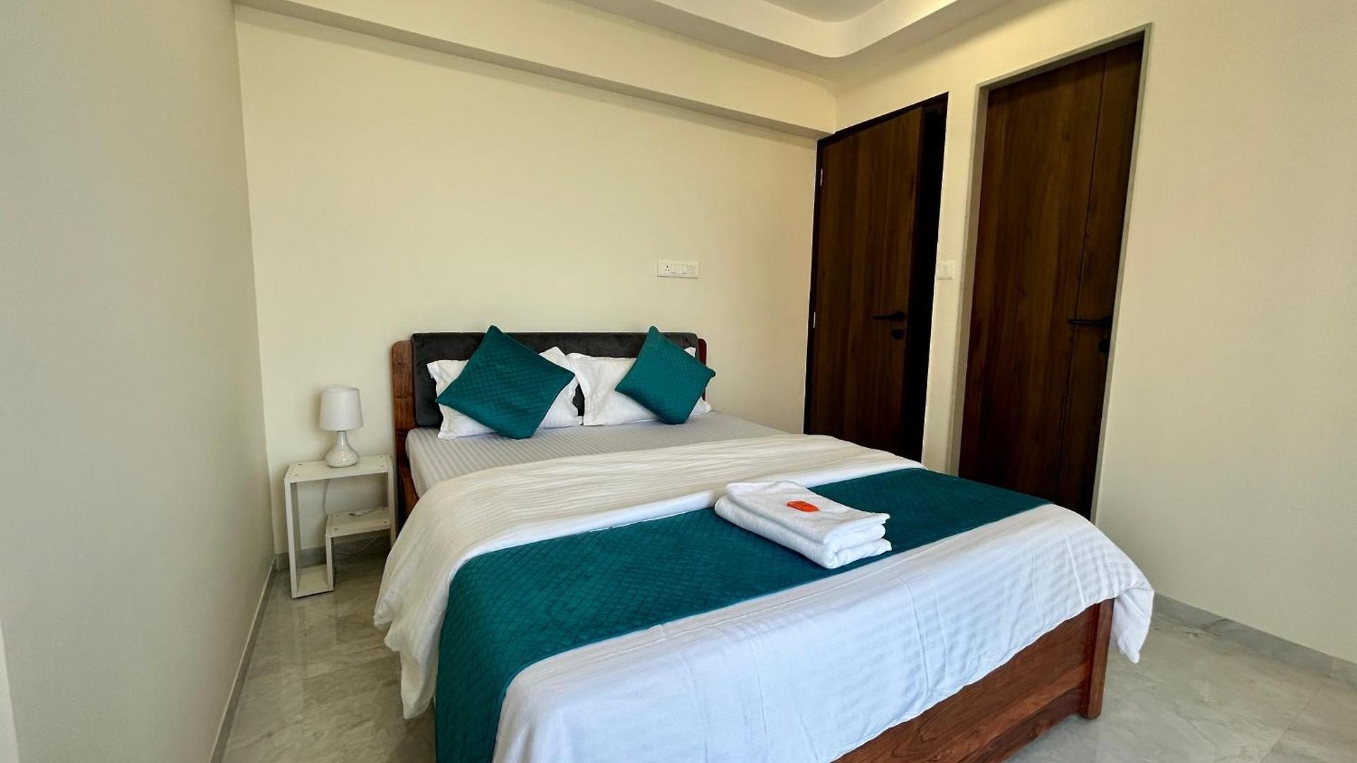 Zenith Homes - Premium Suites, Near Iit Powai, Hiranandani & Airport Mumbai