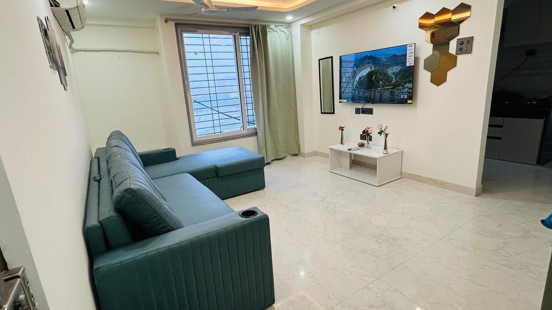 2 Bhk & Hiranandani View H Floor Apartment