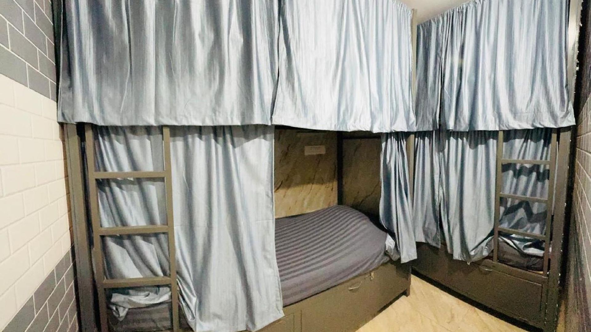 Apartment Blue Near International Airport T2 *