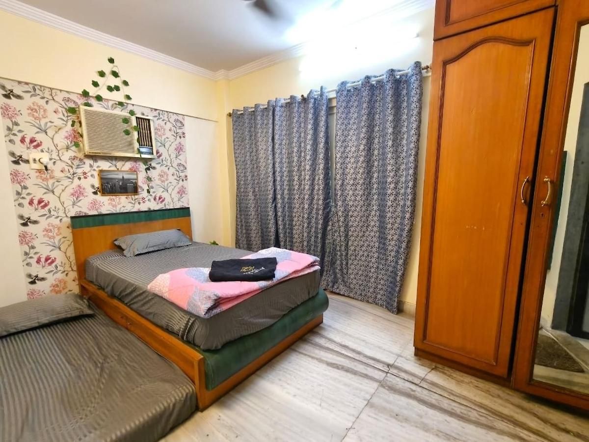 Ivy Link Palace 2bhk Oshiwara Apartment *