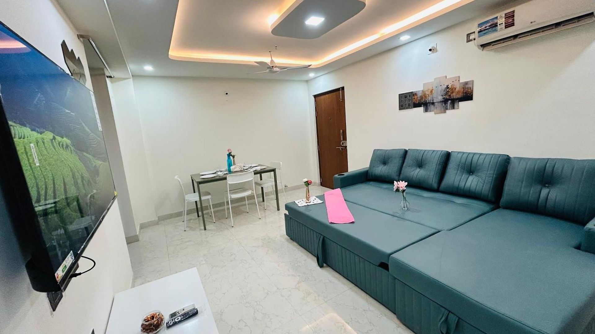 Apartment 2 Bhk & Hiranandani View H Floor *