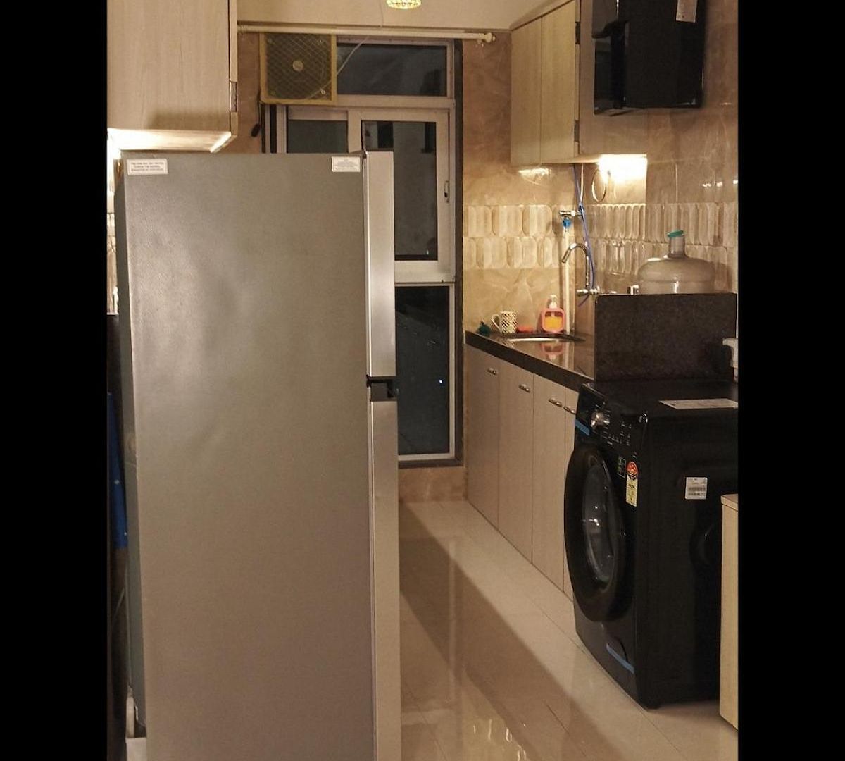 Sea-view Premium 2bhk 950sqft, Parking, Andheri W Apartment *