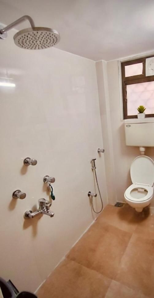 1bhk Balcony Retreat - Gulmohar Road, Juhu Apartment Mumbai