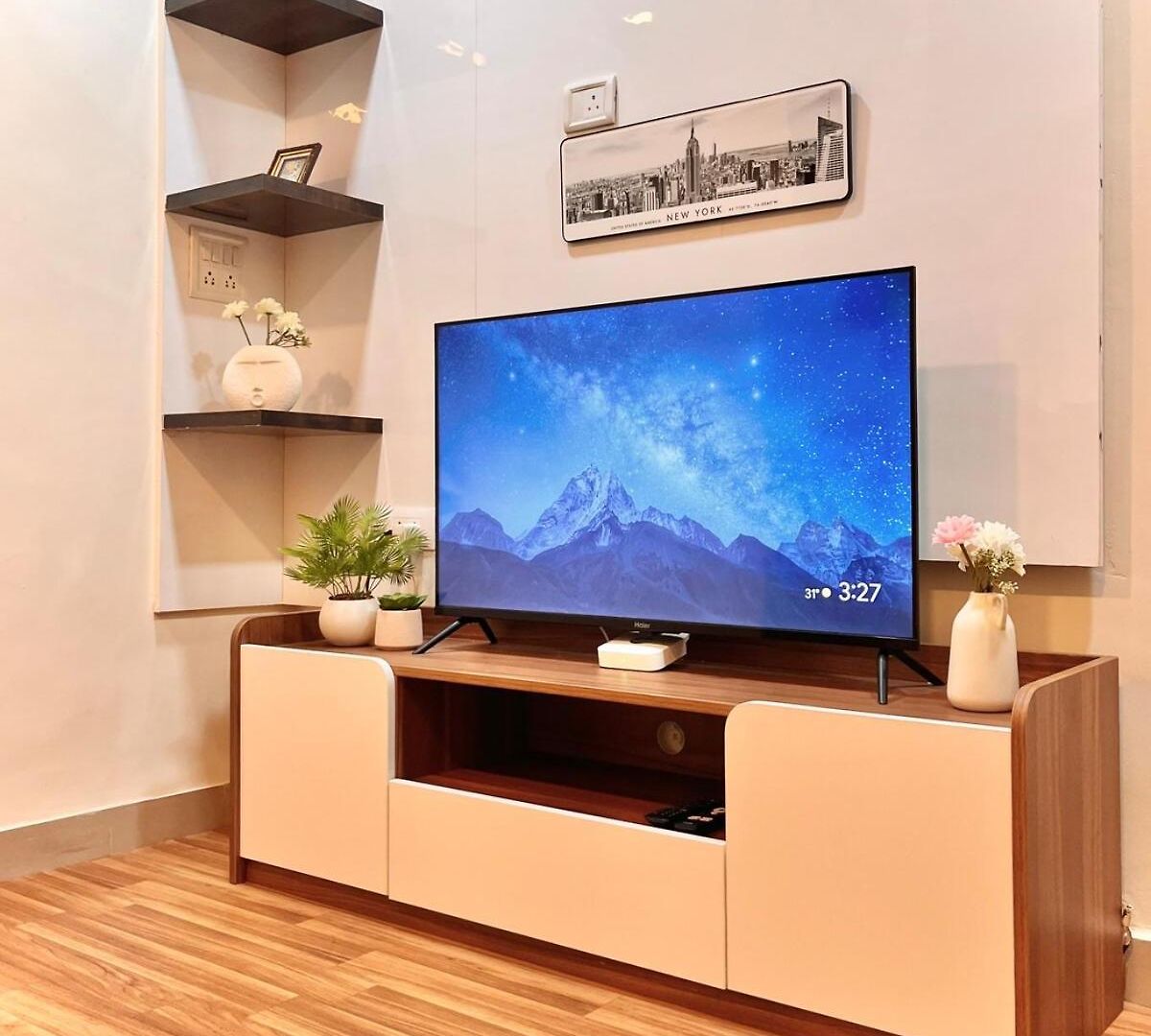 1bhk Balcony Retreat - Gulmohar Road, Juhu