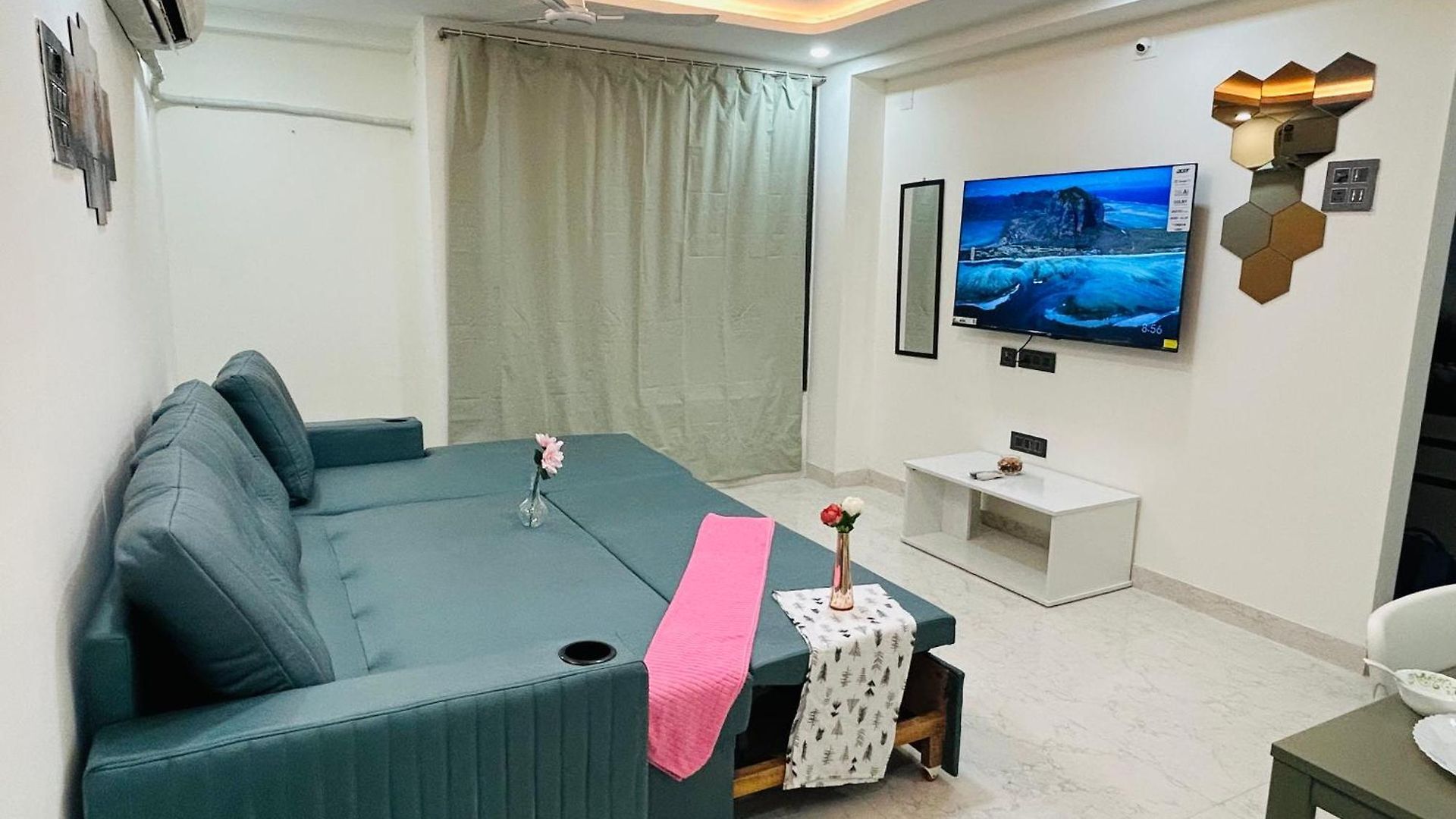 Apartment 2 Bhk & Hiranandani View H Floor