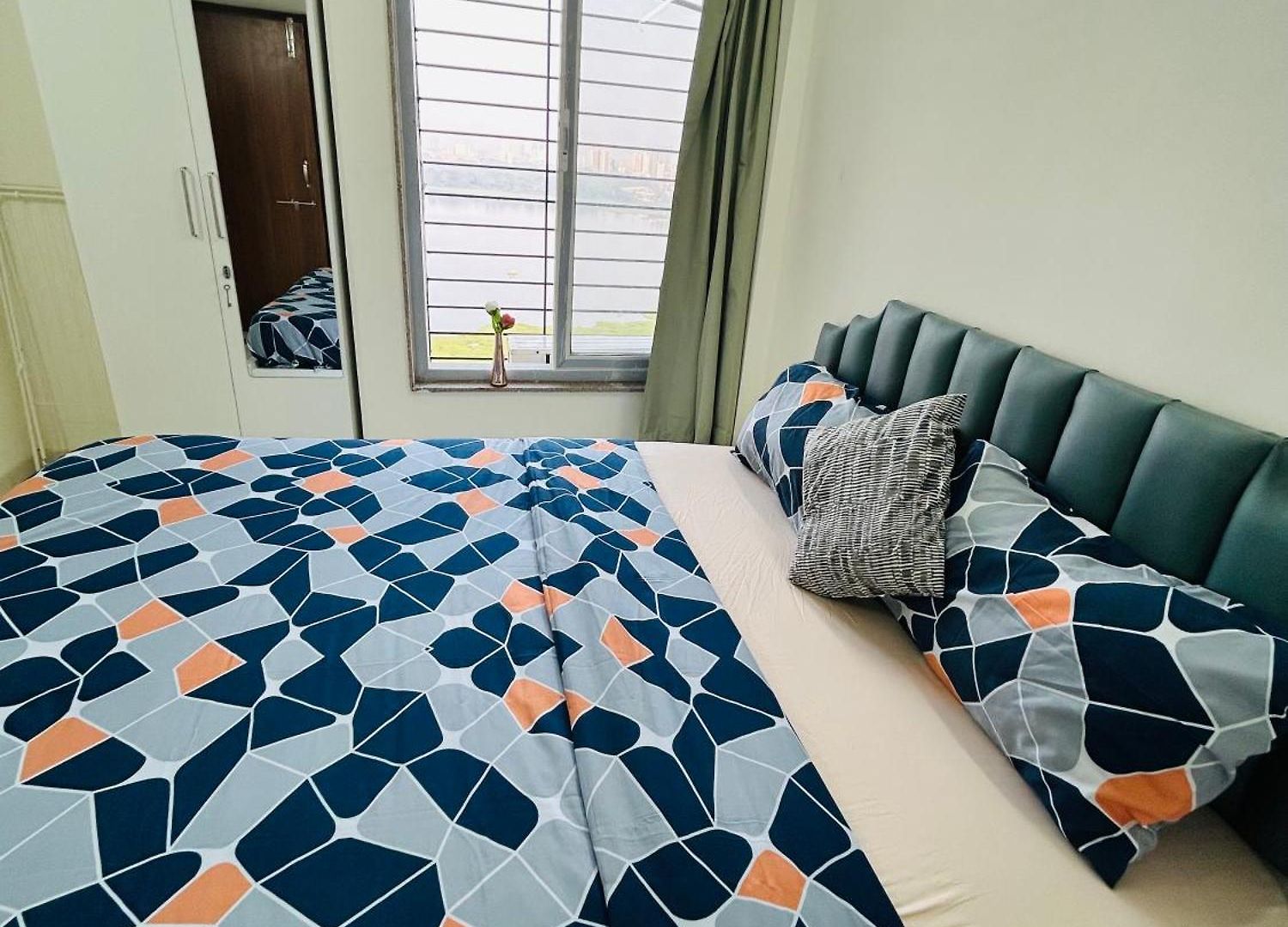 2 Bhk & Hiranandani View H Floor *