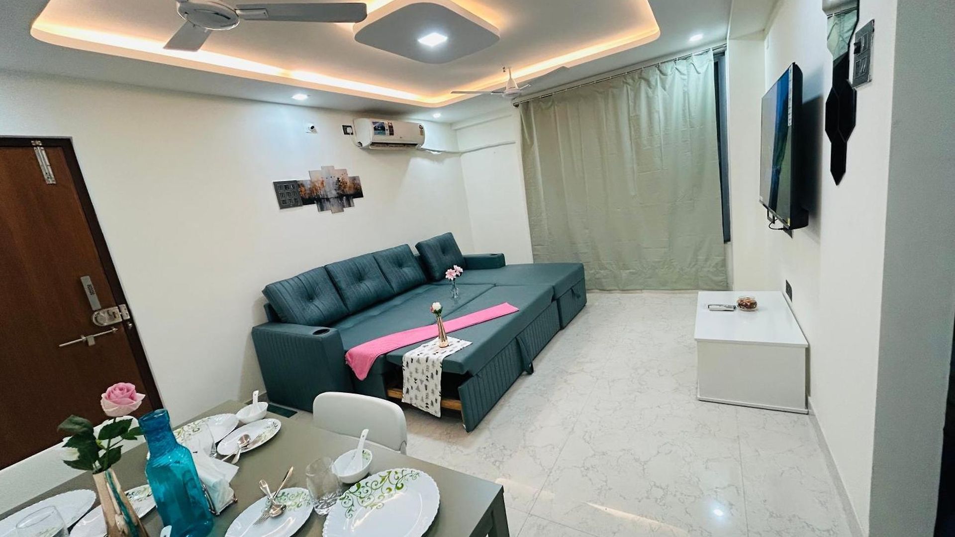 Apartment 2 Bhk & Hiranandani View H Floor
