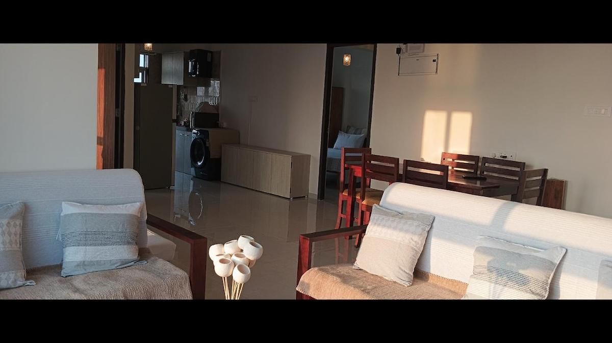 Sea-view Premium 2bhk 950sqft, Parking, Andheri W Mumbai