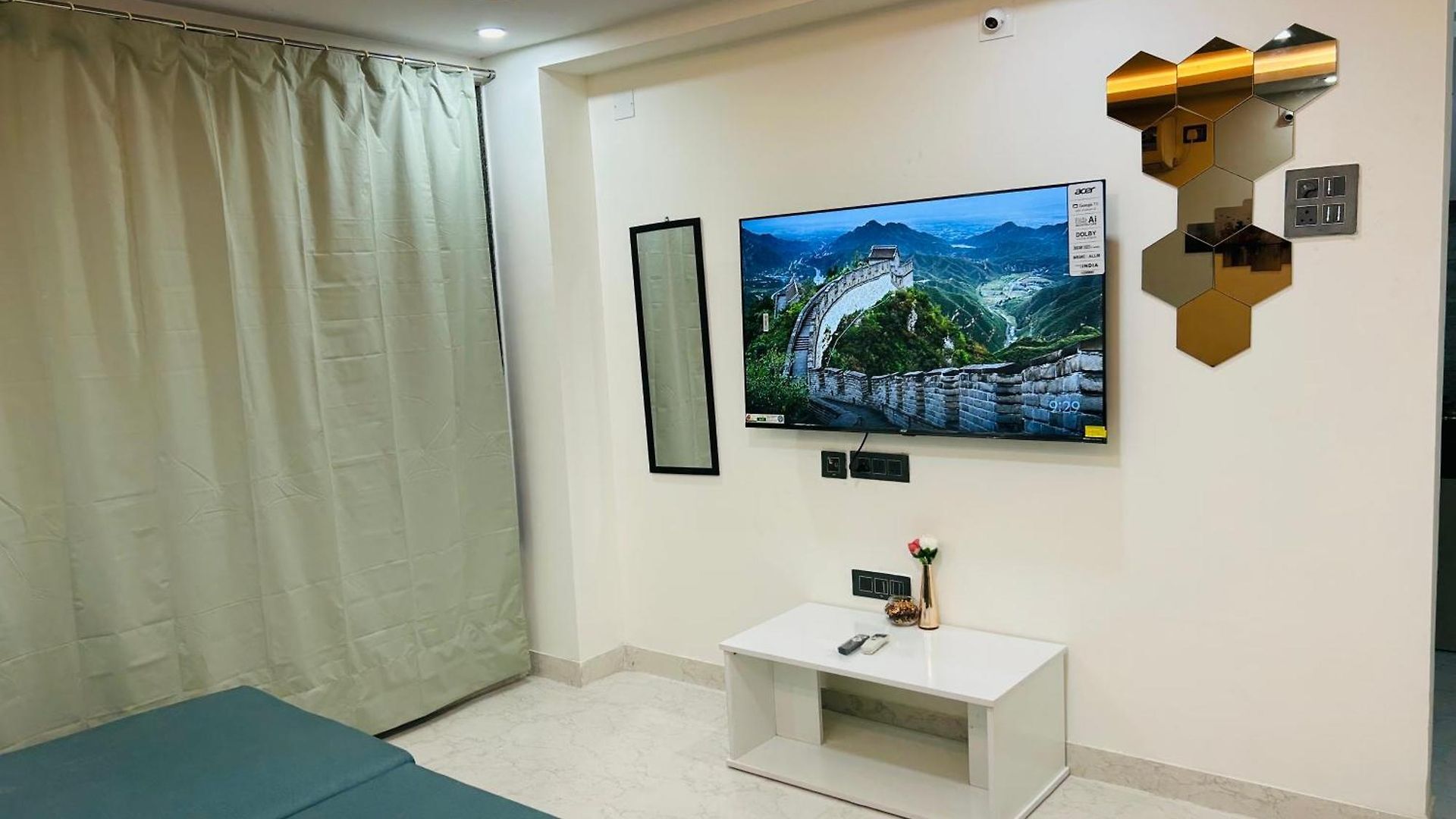 2 Bhk & Hiranandani View H Floor