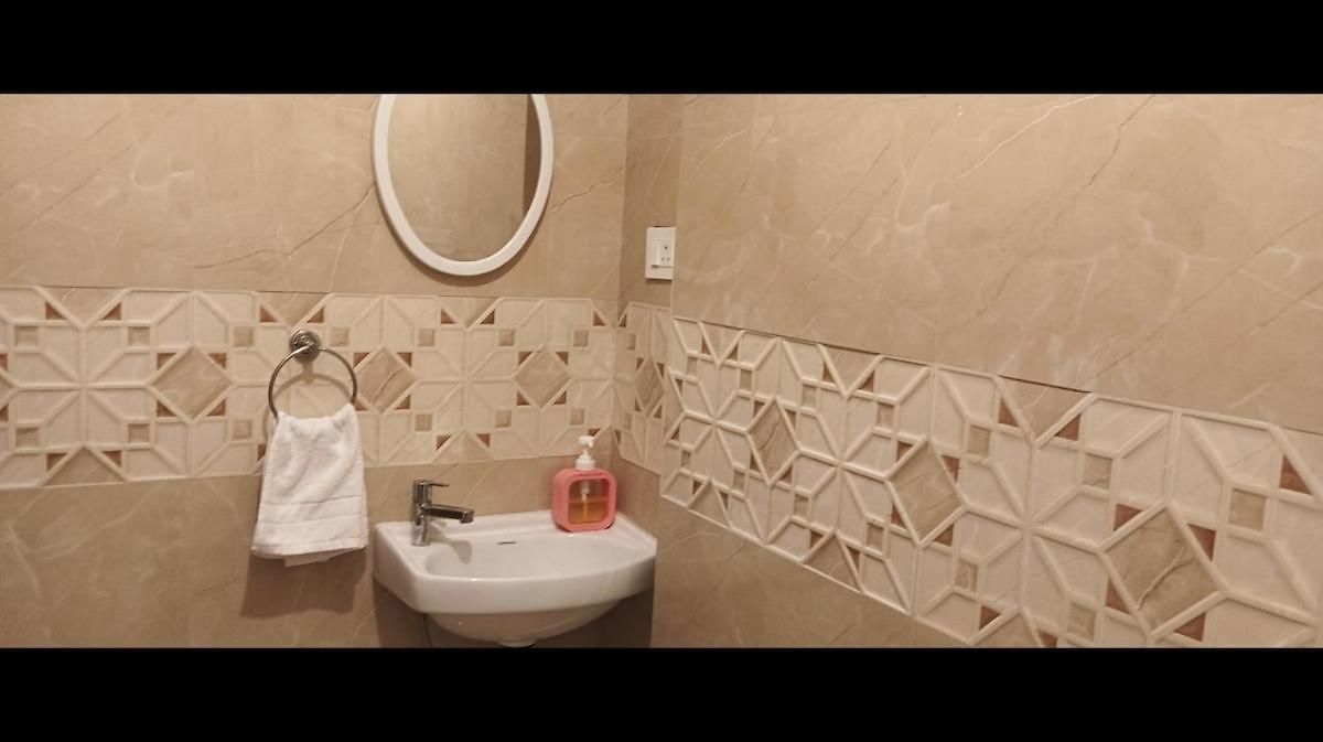 Sea-view Premium 2bhk 950sqft, Parking, Andheri W