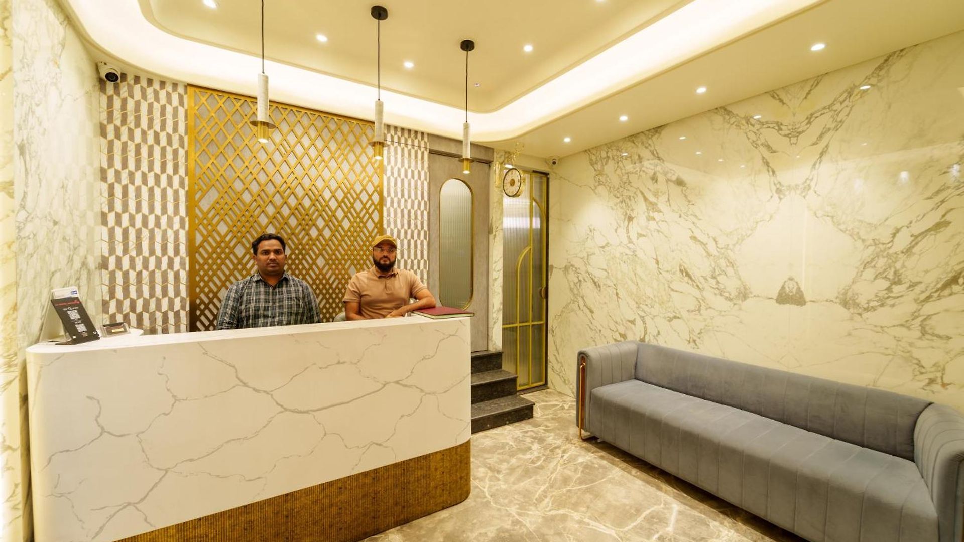 Hotel La Metro Near Bkc