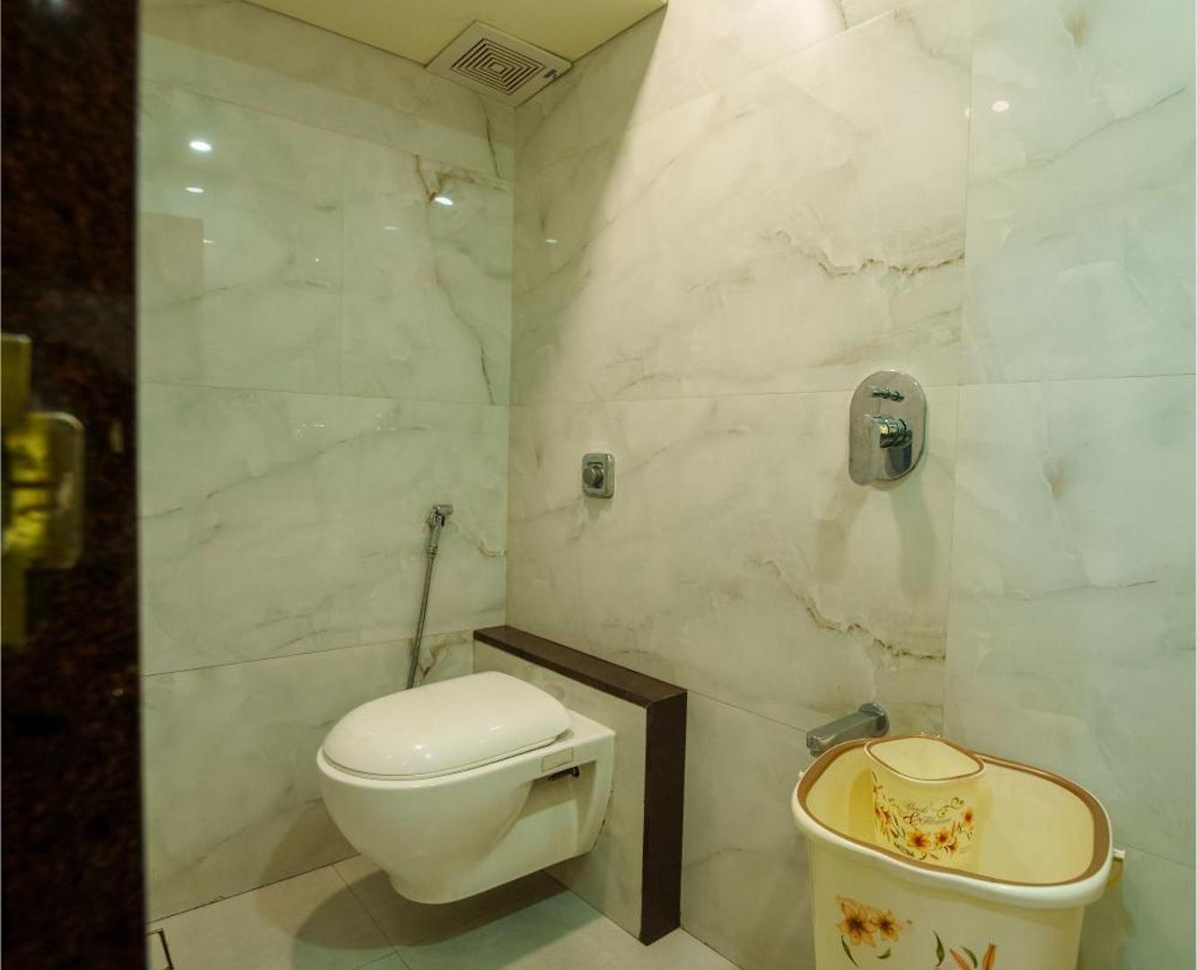 La Metro Near Bkc Hotel 3*