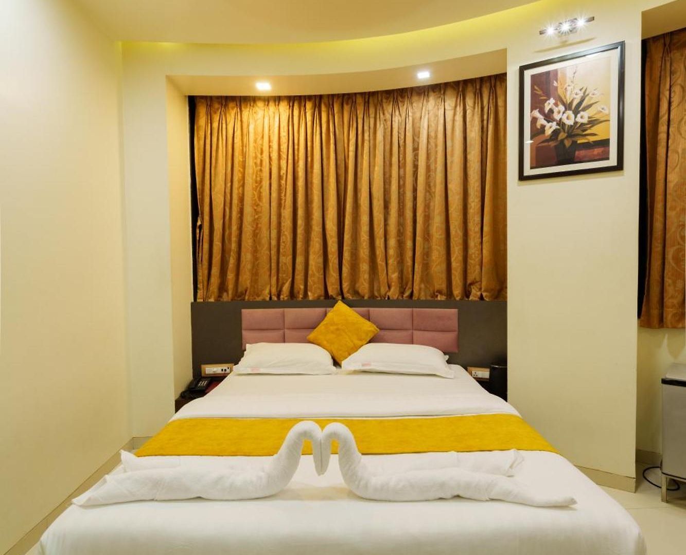 Hotel La Metro Near Bkc 3*