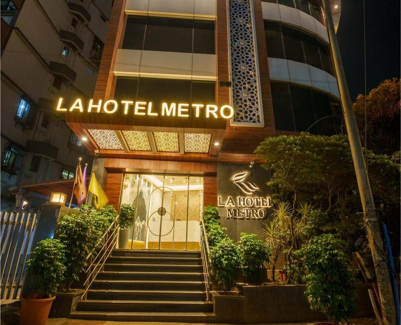 La Metro Near Bkc Hotel 3*