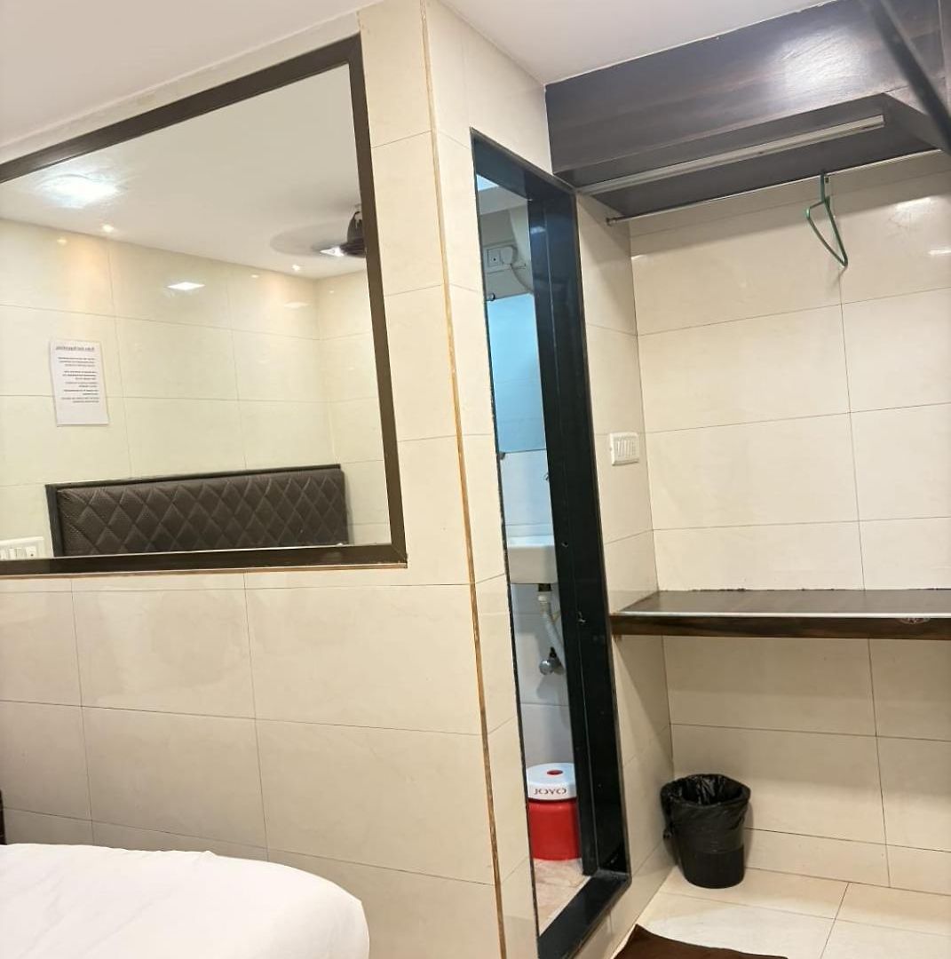 Qamar Mumbai