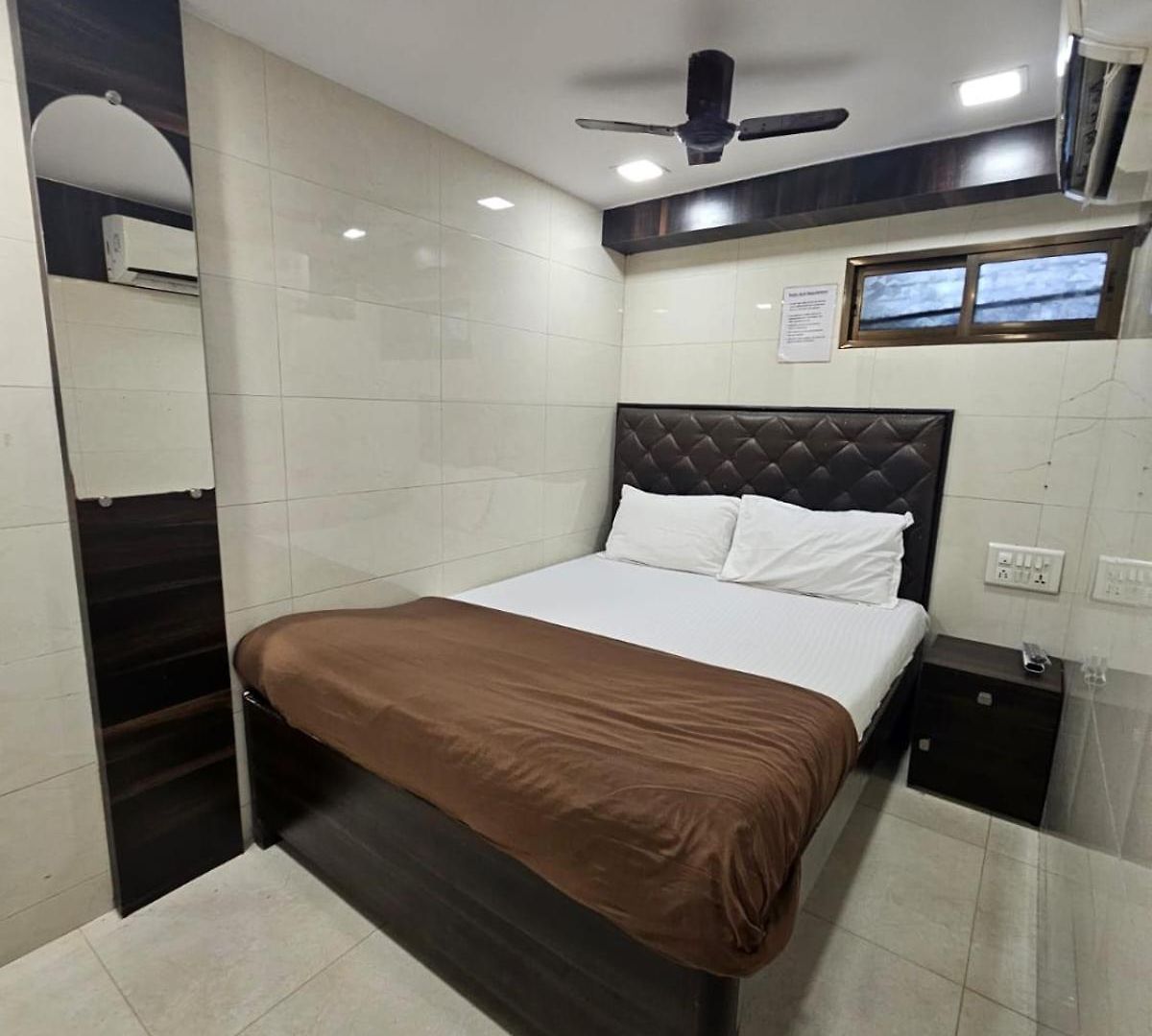 Qamar Hotel Mumbai