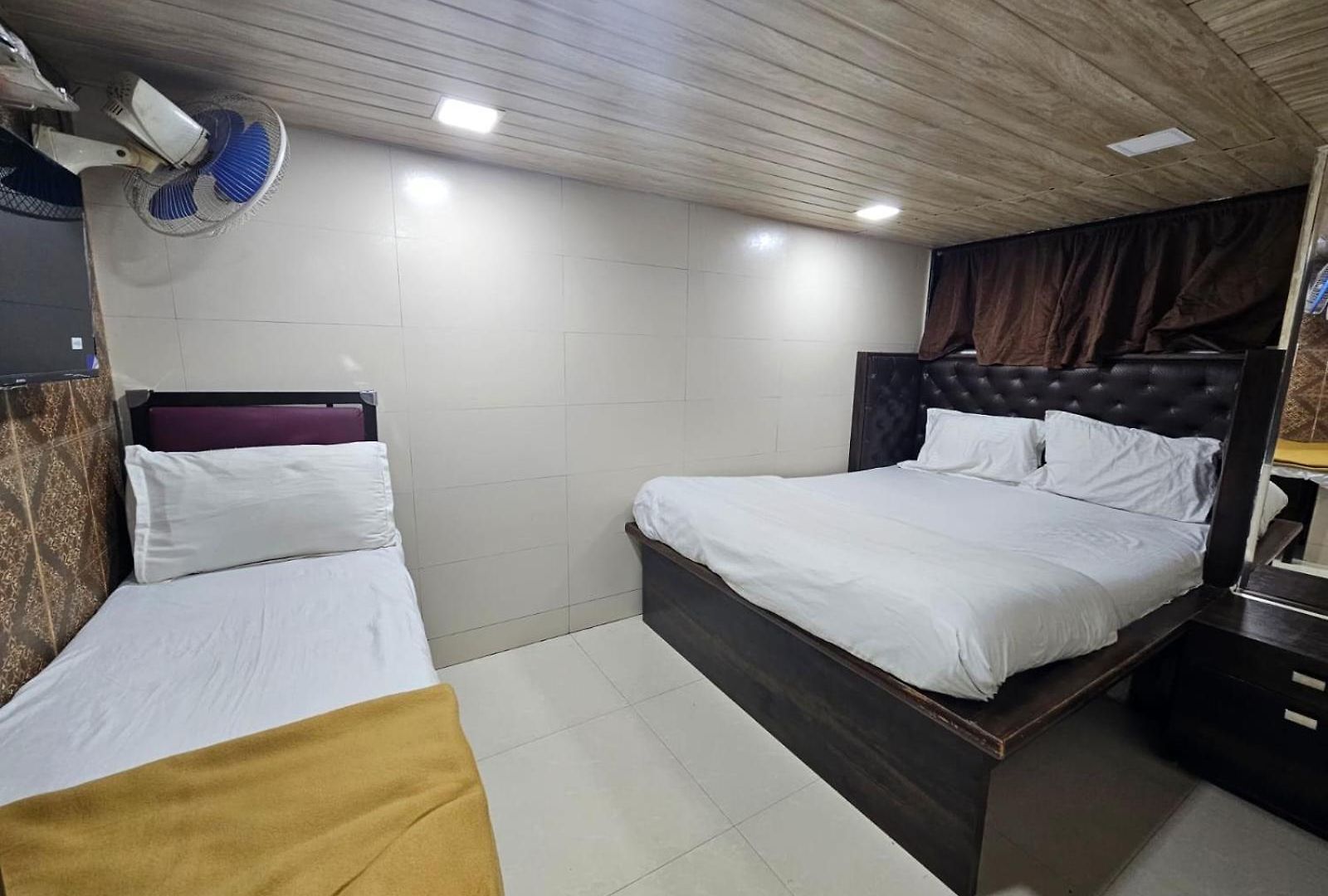 Qamar Hotel