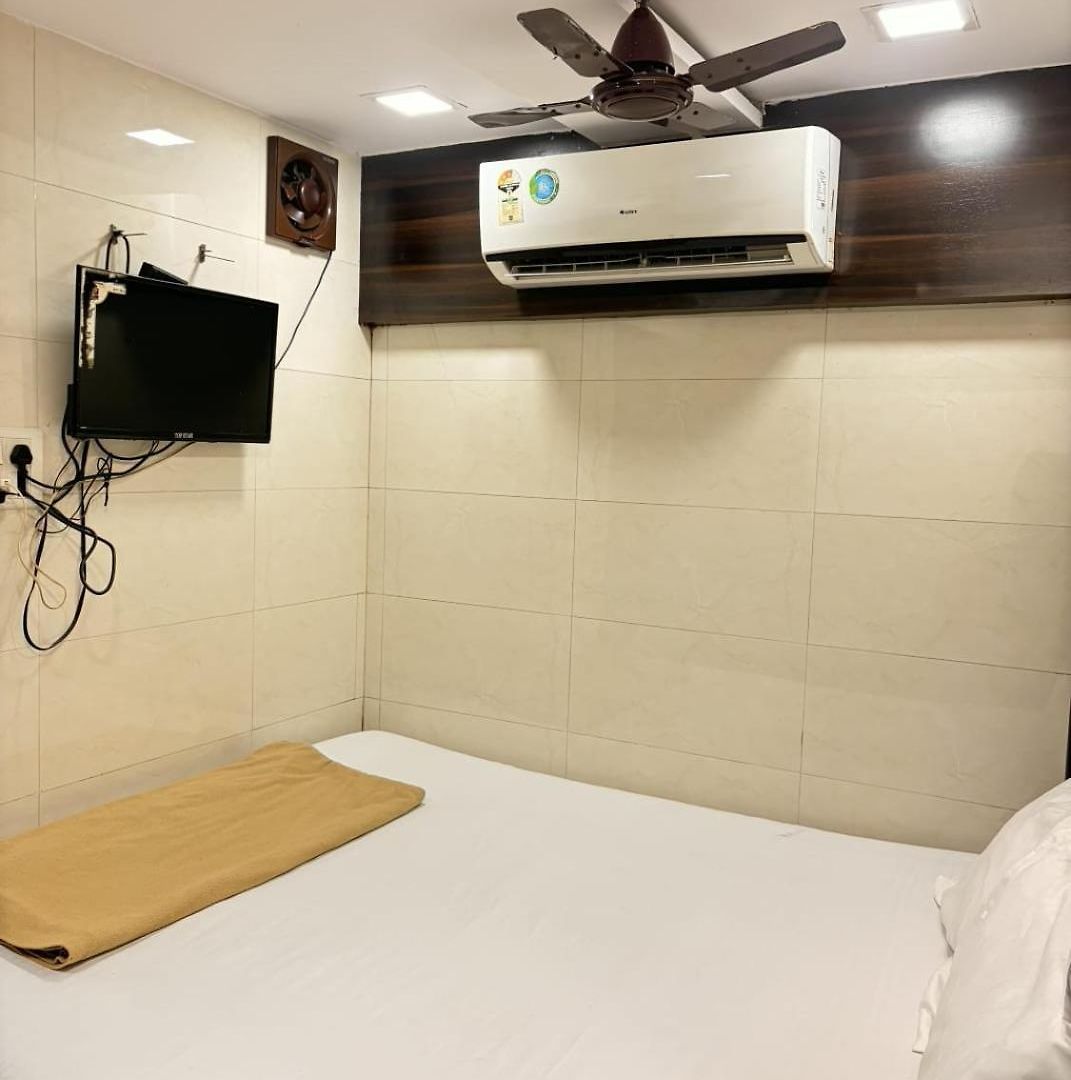 Qamar Hotel