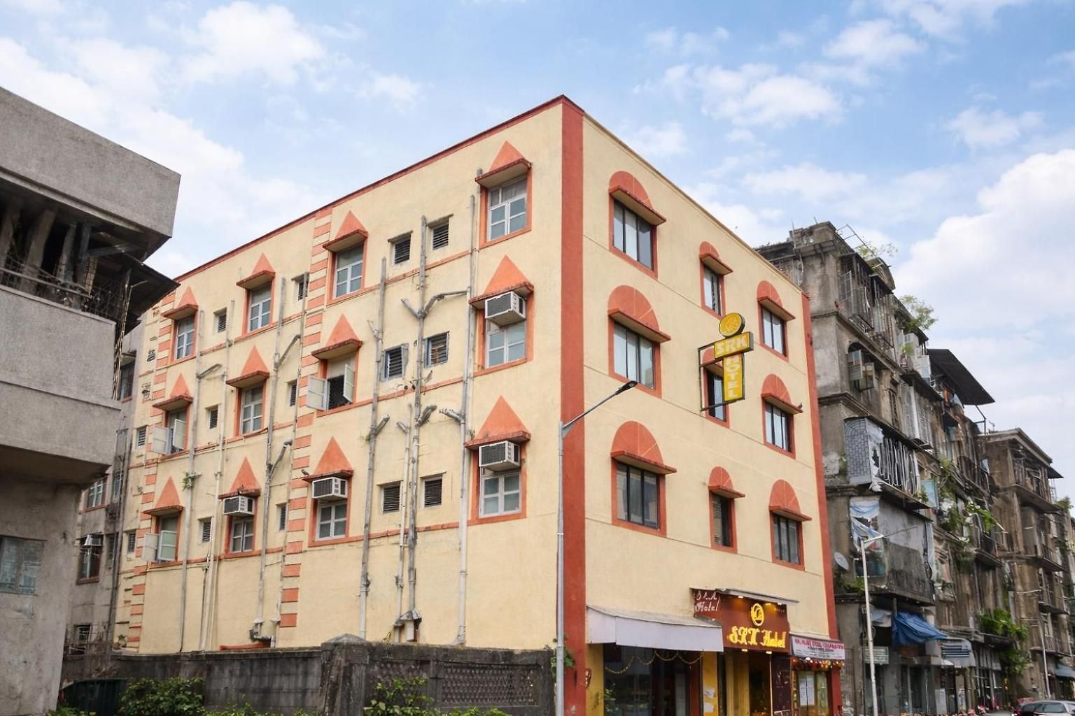 Srk Hotel- Grant Road 2*