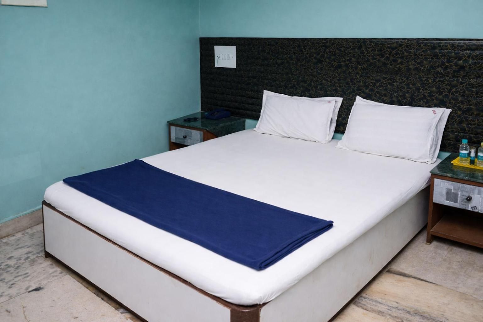 Srk Hotel- Grant Road 2*